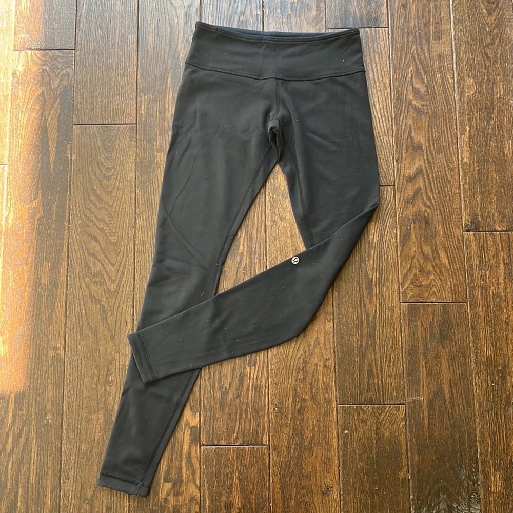 Lululemon REVERSIBLE wunder under leggings black & navy 29” size 6